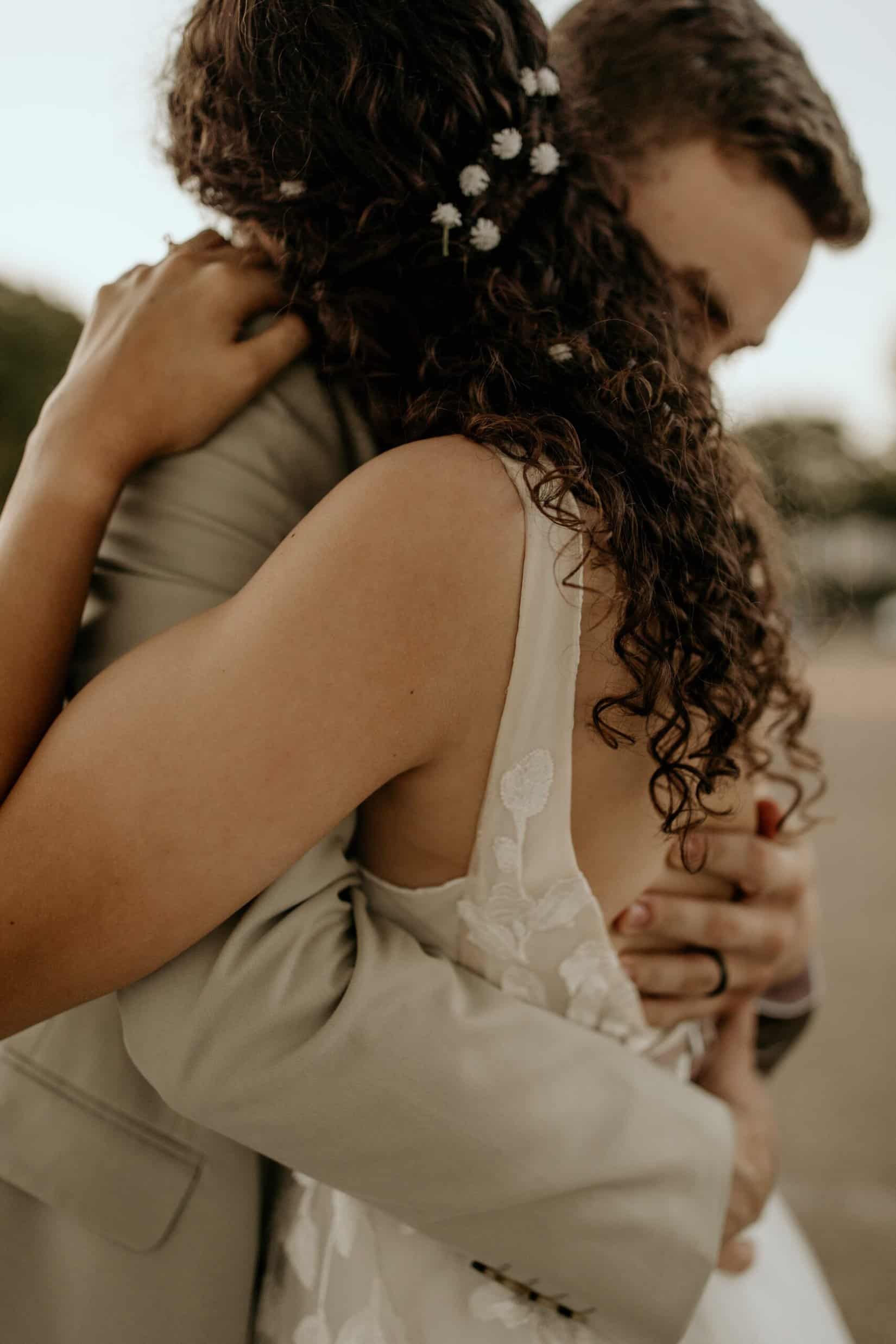 hannah-busing-dRdgJNSrq7s-unsplash-scaled